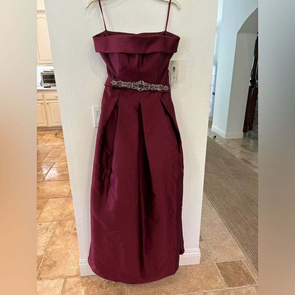 Brand New Eliza J Formal Evening Gown - Burgundy - Size 8